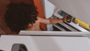 Γιατί δεν πρέπει να χρησιμοποιούμε σαπούνι πιάτων στο πλυντήριο ρούχων